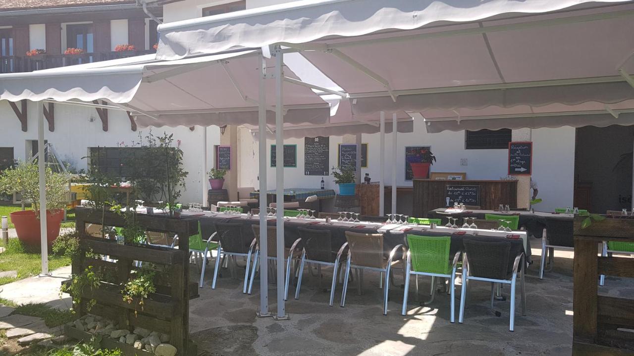 Hotel Restaurant Le Traineau Clelles Exterior foto