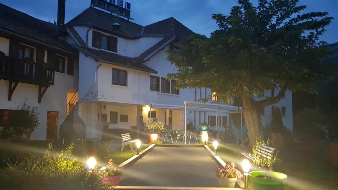 Hotel Restaurant Le Traineau Clelles Exterior foto